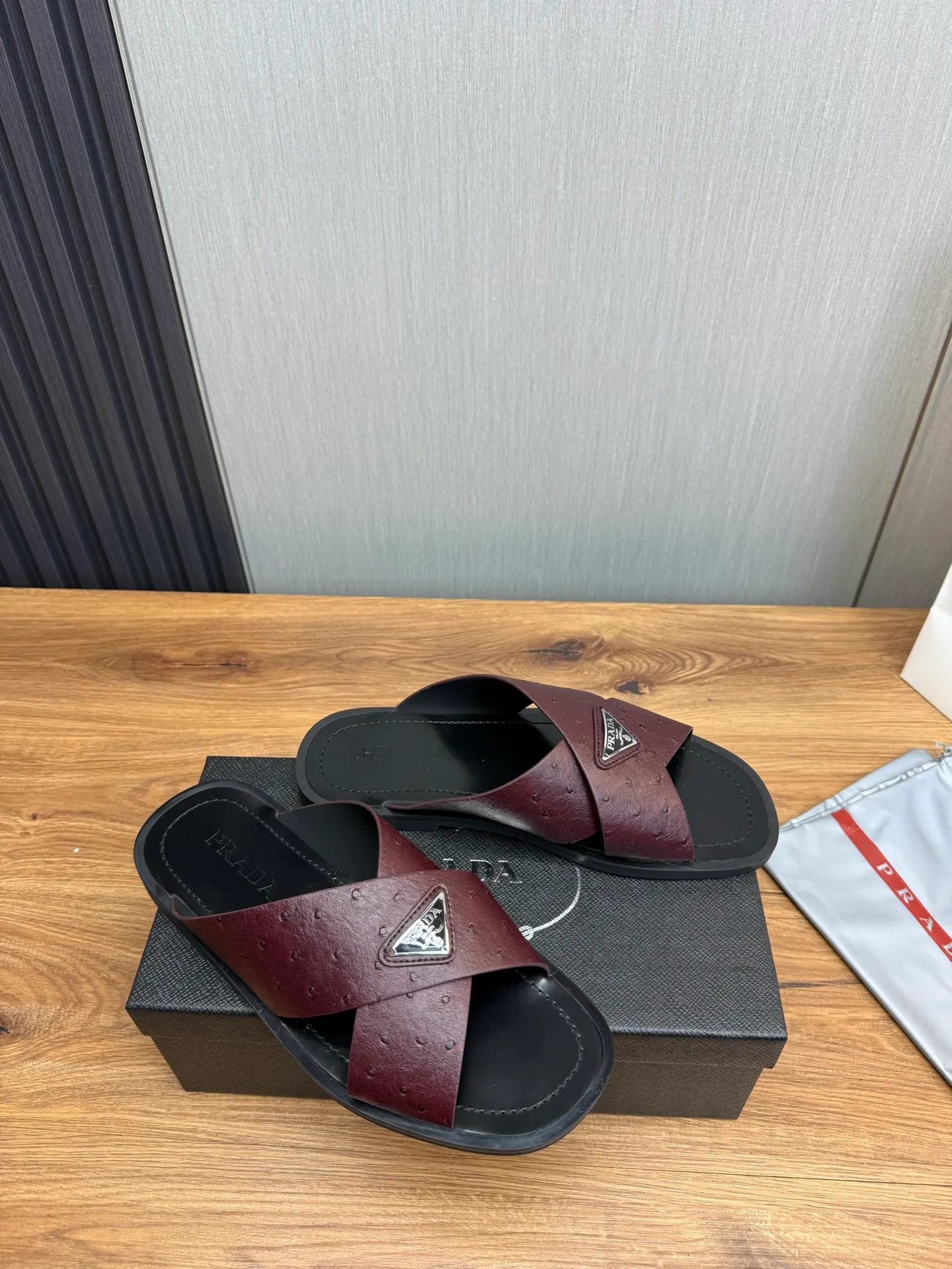 Factory price 340💰 ＰＲＡＤＡPrada - popular men's slippers hot sale 🔥 🩴Official website one to one production 38-45 sizes 45 46 🉑️Customized!
